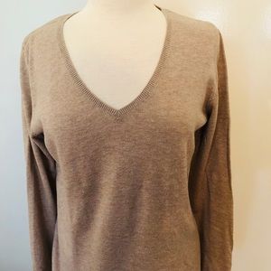 Old Navy tan sweater Large